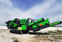 Track-mounted mobile crushing and screening station